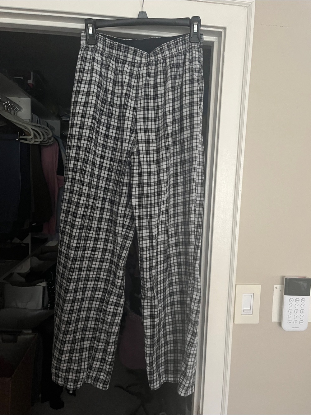 Women’s Colsie Black & White Plaid Lounge Joggers - Classic Comfort